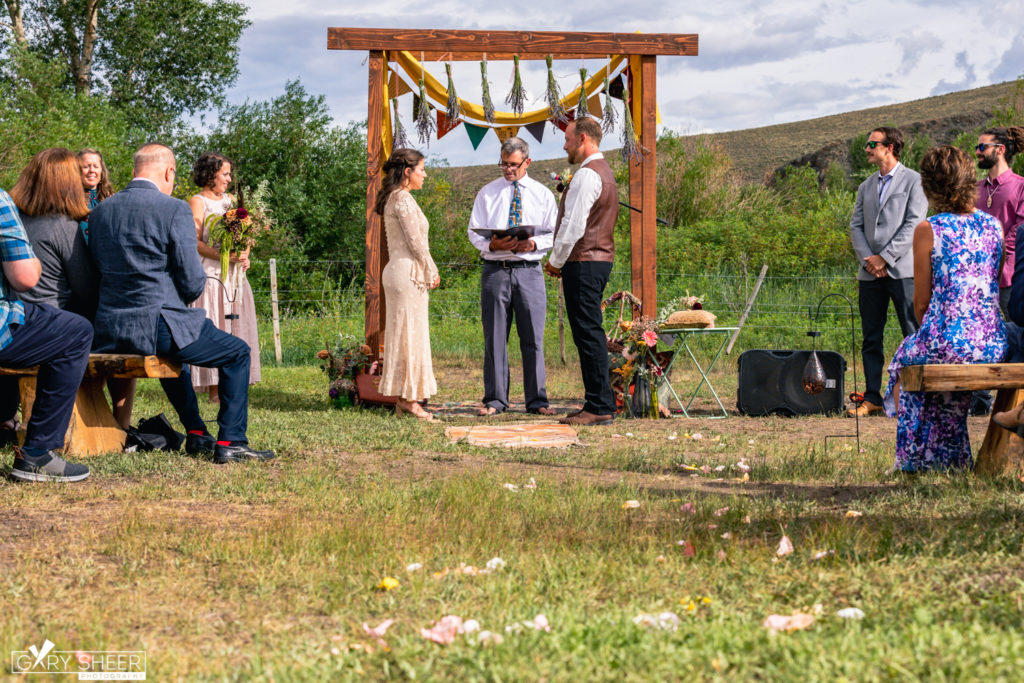 gary sheer outdoor wedding photo